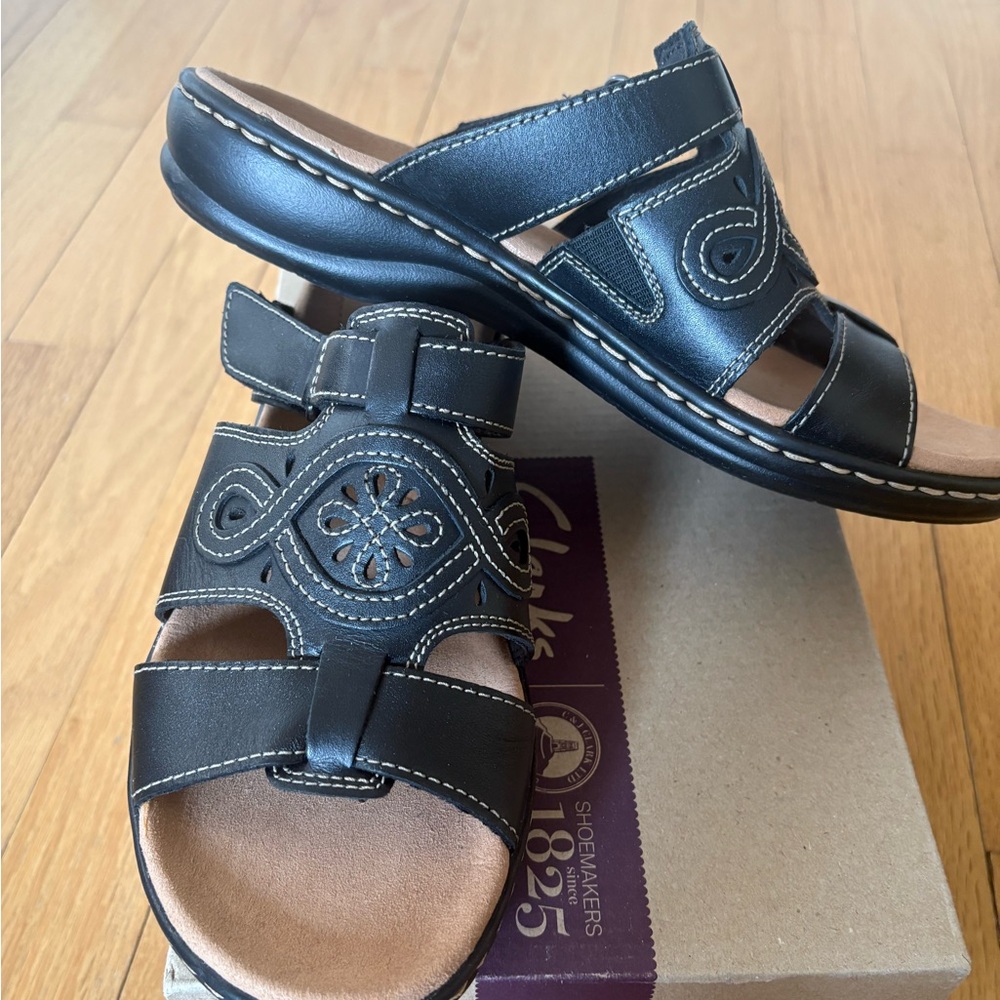 NWT Clark’s Black Sandals, size 8 - Picture 12 of 12